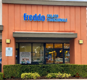 Coopercity_Miniatura Web Image of the interior of the store in Florida, Coral Gables